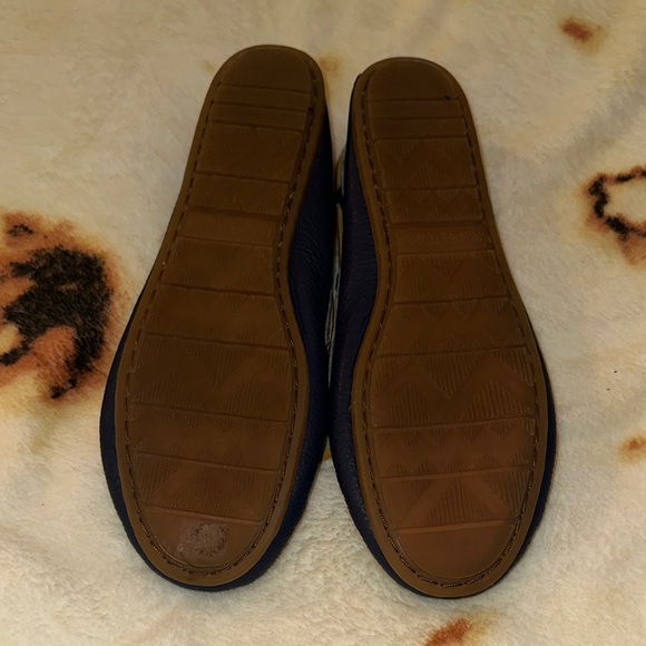 Minnetonka Women's Navy Moccasins - Picture 11 of 11